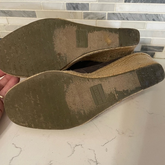 Toms Calypso Women’s 8.5 gray canvas upper peep toe beige Espadrille wedge shoe - Picture 7 of 7